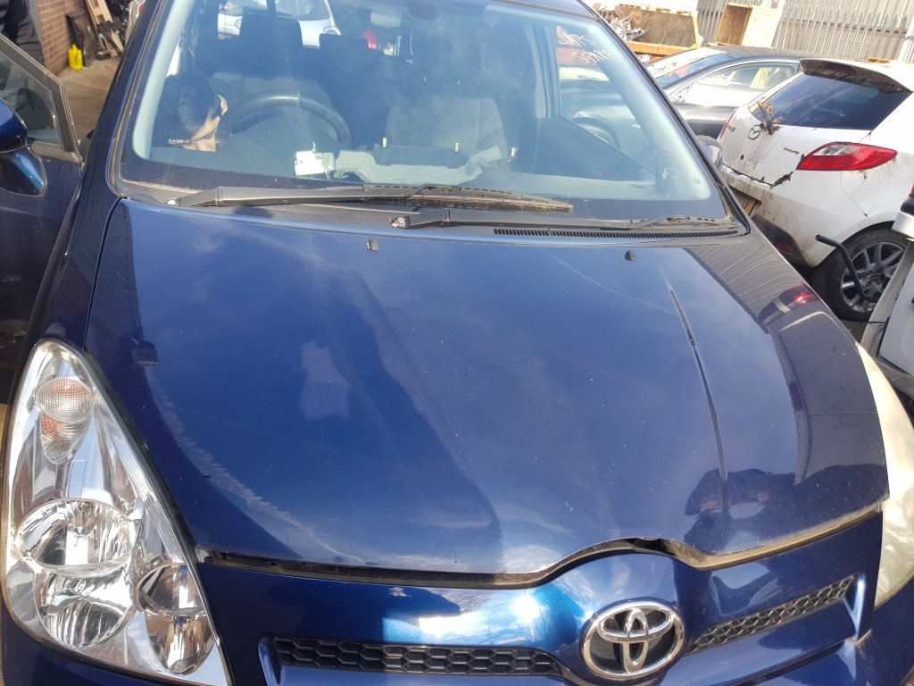 ref 123 Toyota Corolla Verso1.8 vvti petrol 2004