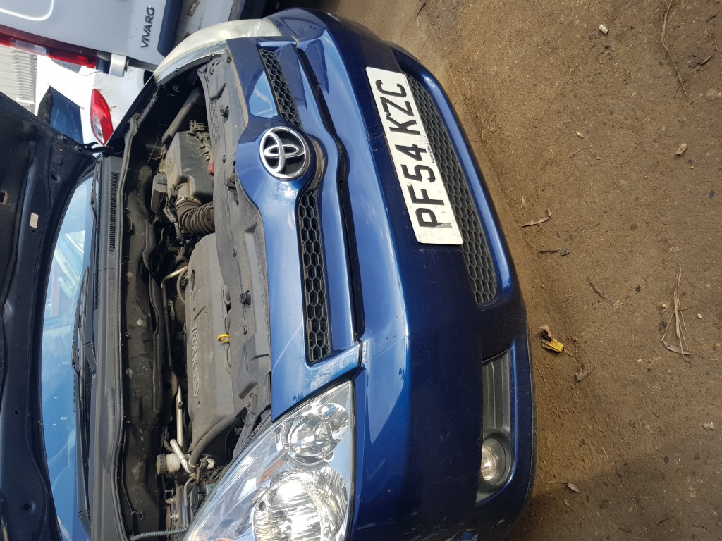 ref 123 Toyota Corolla Verso1.8 vvti petrol 2004