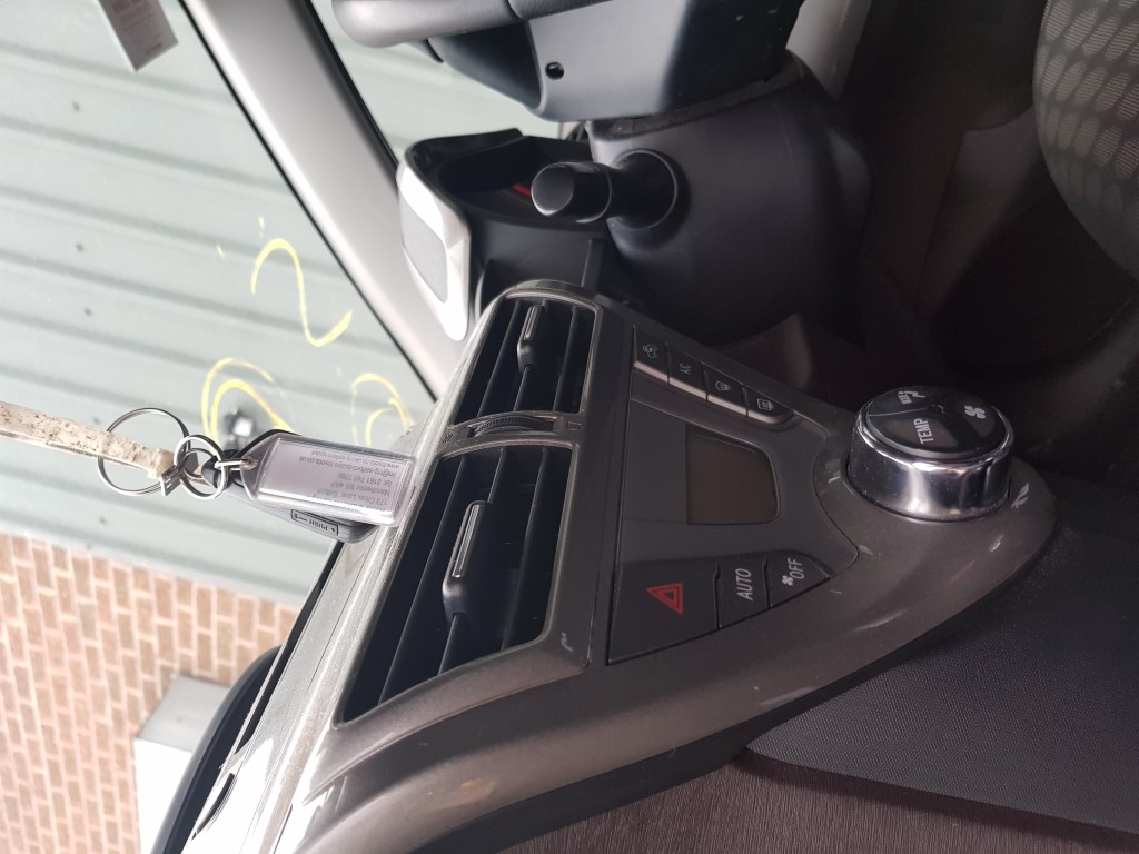 ref 121 Toyota IQ 3 998cc Petrol 2009