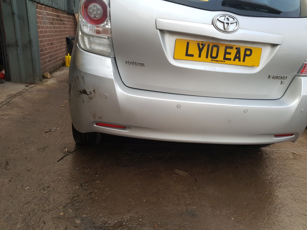 ref 122 Toyota Corolla Verso 1.6 petrol vvti 2010