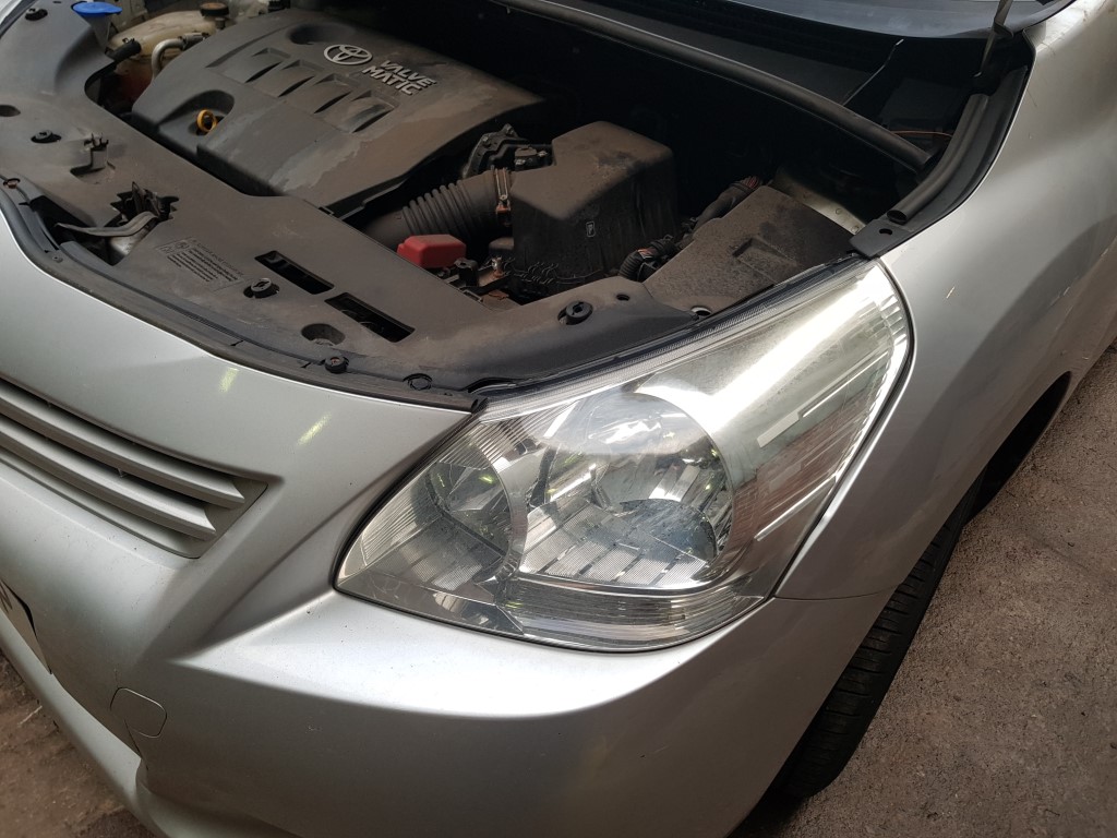 ref 122 Toyota Corolla Verso 1.6 petrol vvti 2010