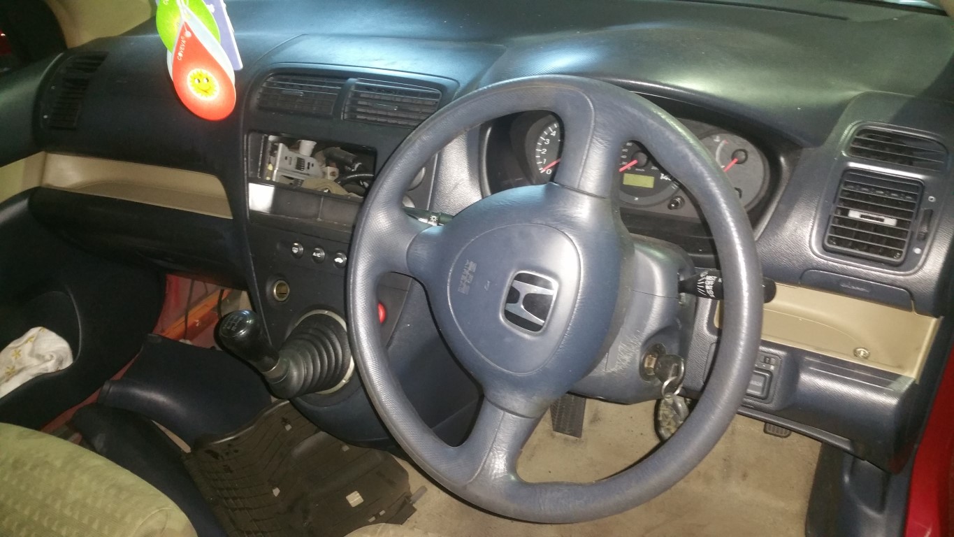 REF 100 HONDA CIVIC 1396CC PETROL 5 SPEED MANUAL YEAR 2001