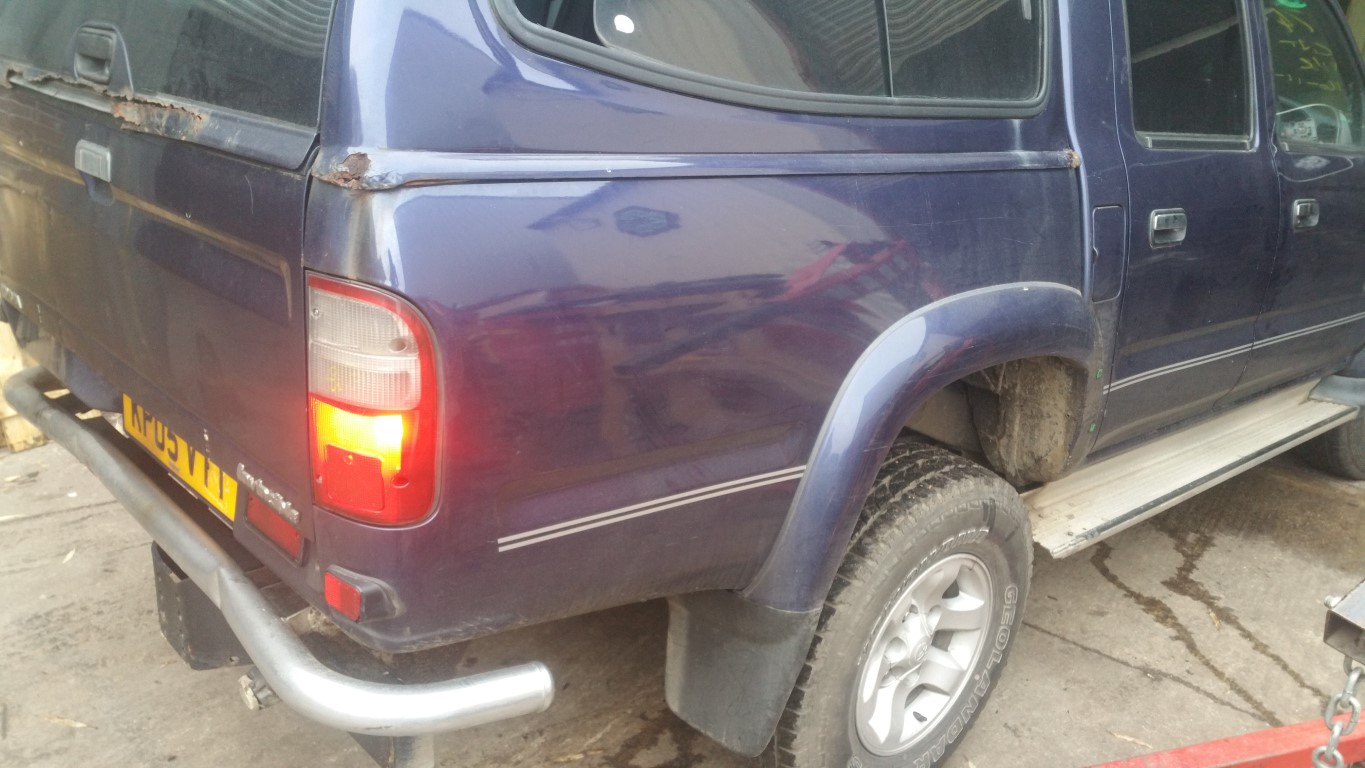 REF 104 TOYOTA HILUX INVINCIBLE DCB 4X4  2005 2494CC