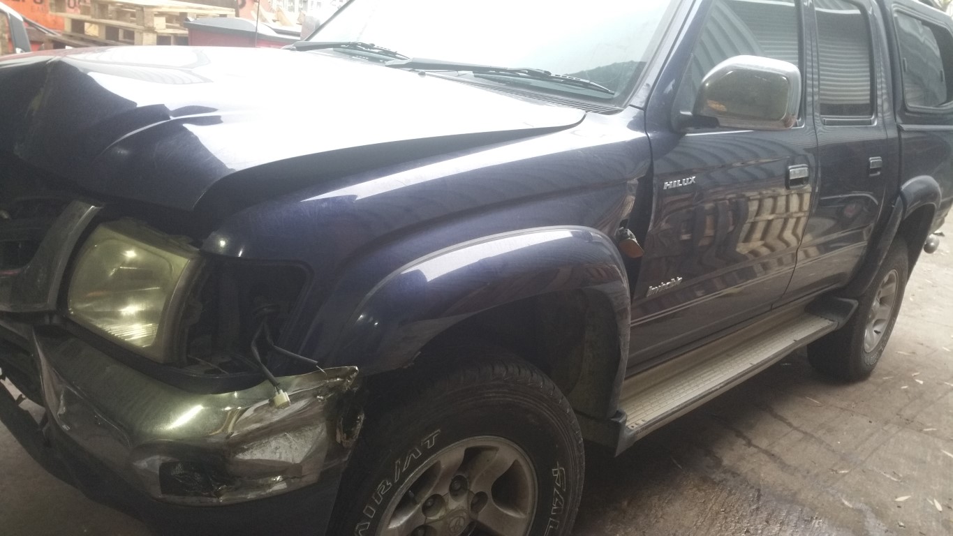 REF 104 TOYOTA HILUX INVINCIBLE DCB 4X4  2005 2494CC