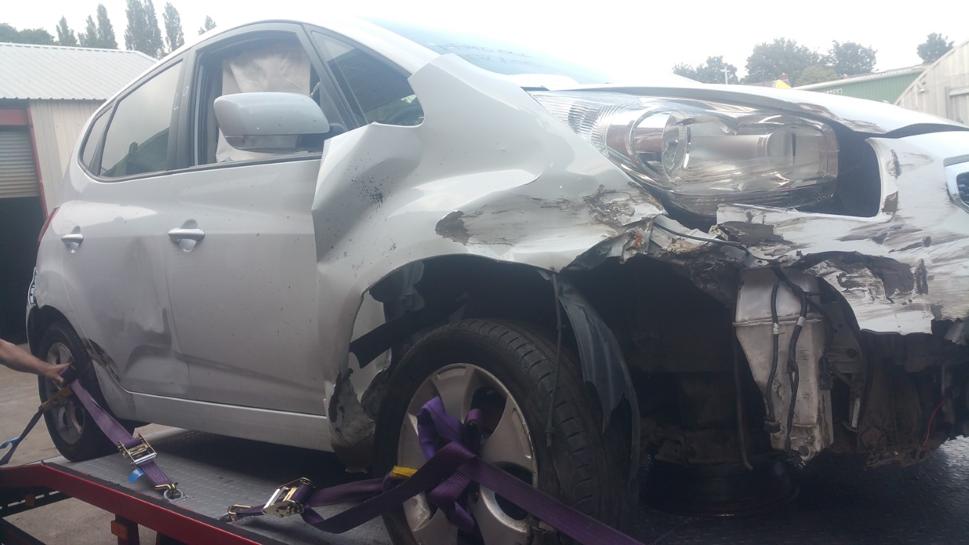 ref 18 kia venga 1.6 diesel 5 door 6 speed manual  2012