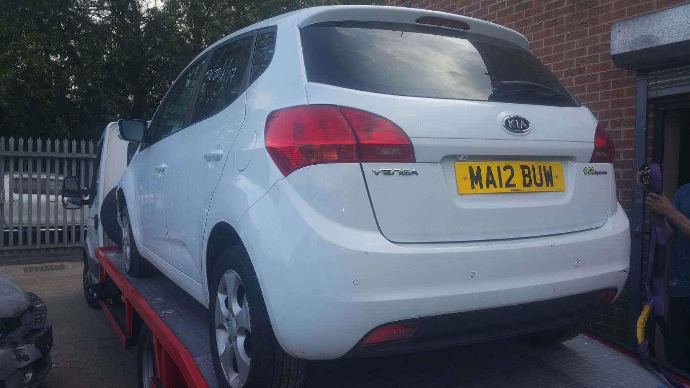ref 18 kia venga 1.6 diesel 5 door 6 speed manual  2012