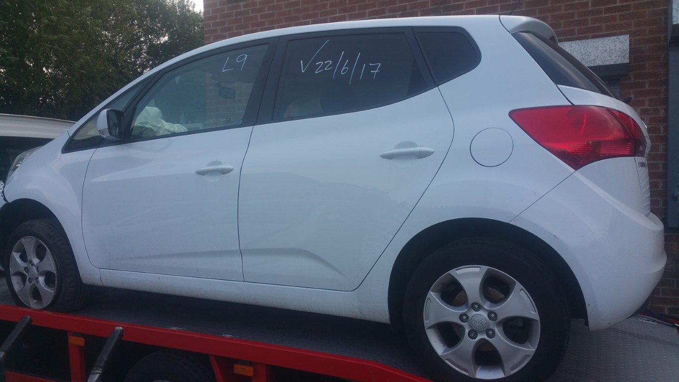 ref 18 kia venga 1.6 diesel 5 door 6 speed manual  2012