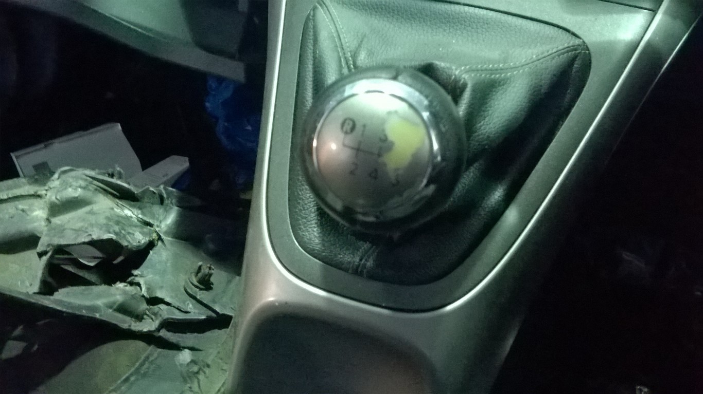 REF 40 TOYOTA AURIS 2.2 D4D D CAT 6 SPEED MANUAL 2007