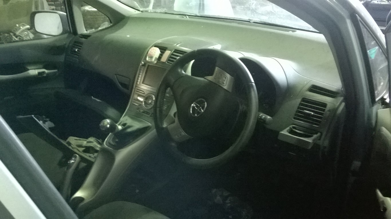 REF 40 TOYOTA AURIS 2.2 D4D D CAT 6 SPEED MANUAL 2007