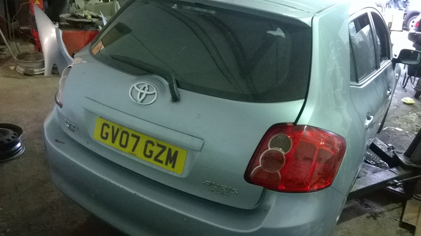 REF 40 TOYOTA AURIS 2.2 D4D D CAT 6 SPEED MANUAL 2007