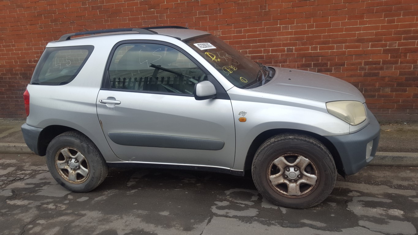 REF 45 TOYOTA RAV4 3DOOR 1.8 VVTI 2WD SILVER 2002