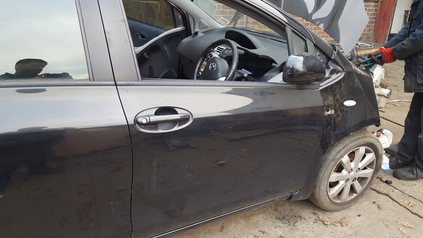 REF 46 TOYOTA YARIS 1.4 D4D 5 SPEED MANUAL BLACK 2007