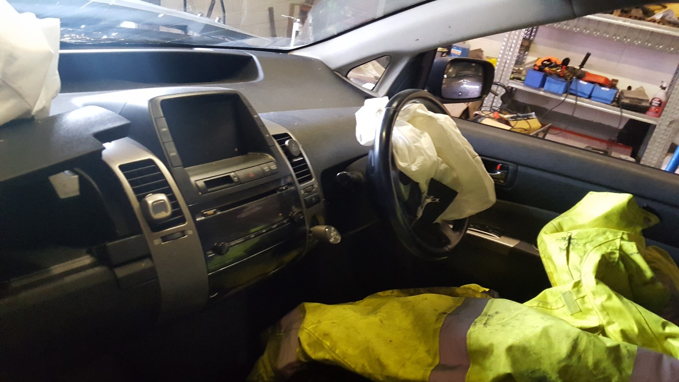 REF 47 TOYOTA PRIUS 2006 1.5CC PETROL HYBRID SILVER AUTOMATIC