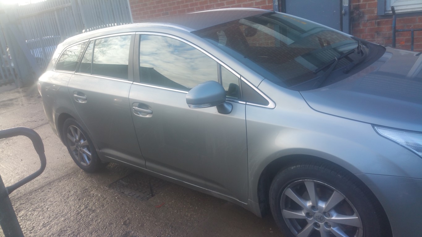 REF 60 TOYOTA AVENSIS 2009 2.0 D4D MANUAL COLOUR GREY/SILVER