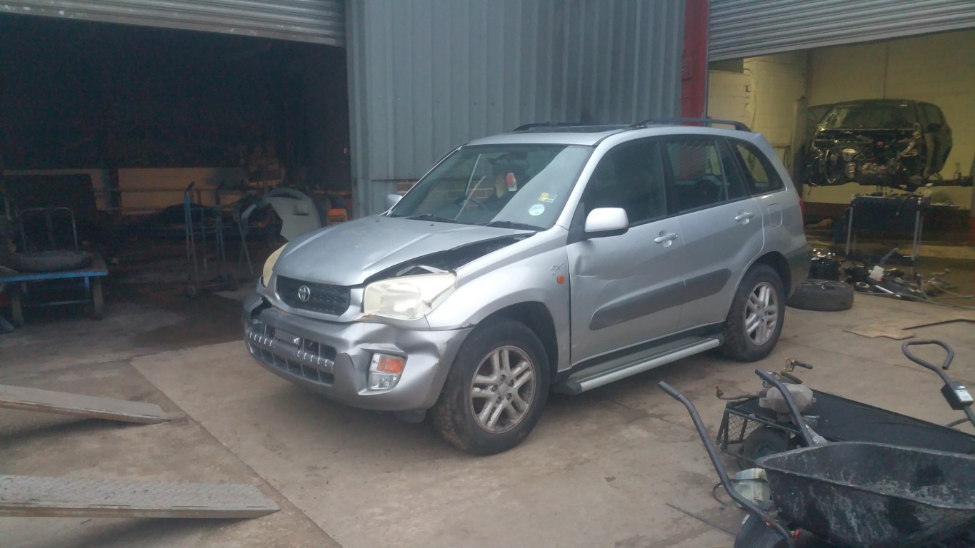 REF 67 TOYOTA RAV 4 2003 2.0 VVTI PETROL 5 SPEED MANUAL