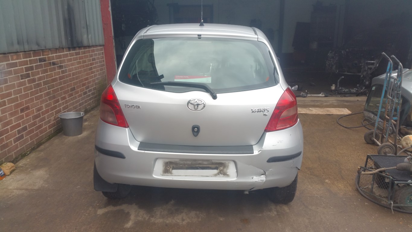 REF 68 TOYOTA YARIS 5 DOOR 2006 -2011 1.3 PETROL  MANUAL