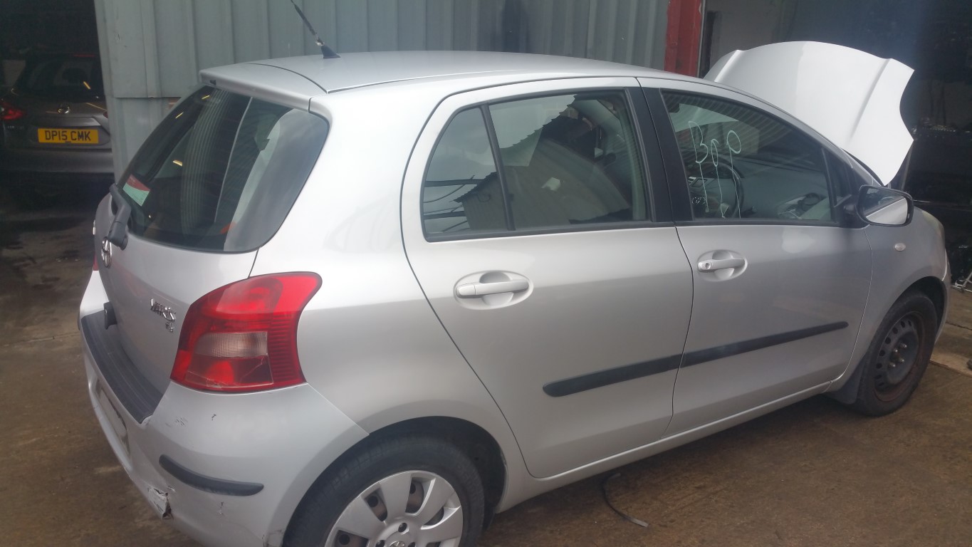 REF 68 TOYOTA YARIS 5 DOOR 2006 -2011 1.3 PETROL  MANUAL