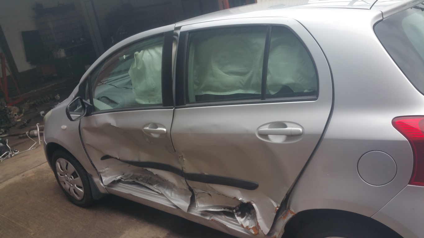 REF 68 TOYOTA YARIS 5 DOOR 2006 -2011 1.3 PETROL  MANUAL
