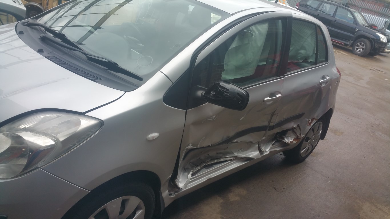 REF 68 TOYOTA YARIS 5 DOOR 2006 -2011 1.3 PETROL  MANUAL