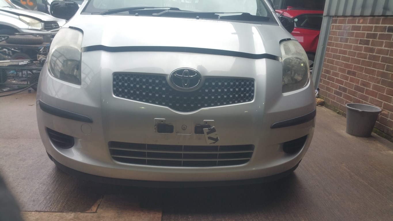 REF 68 TOYOTA YARIS 5 DOOR 2006 -2011 1.3 PETROL  MANUAL