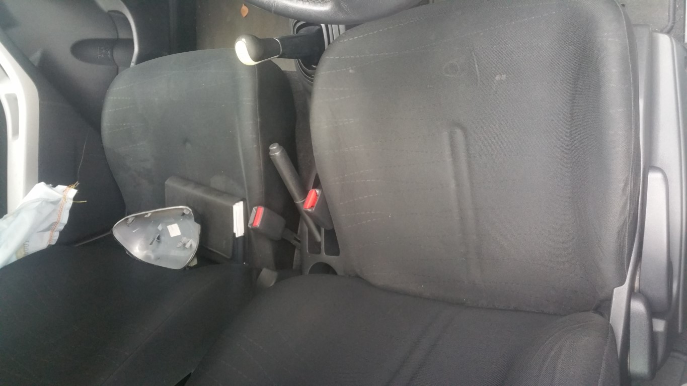 REF 68 TOYOTA YARIS 5 DOOR 2006 -2011 1.3 PETROL  MANUAL