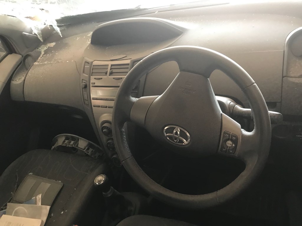 REF 78 TOYOTA YARIS VVTI MK2 5 DOOR HATCHBACK 2011 1.0P