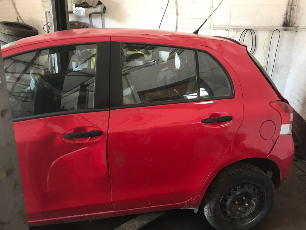 REF 78 TOYOTA YARIS VVTI MK2 5 DOOR HATCHBACK 2011 1.0P