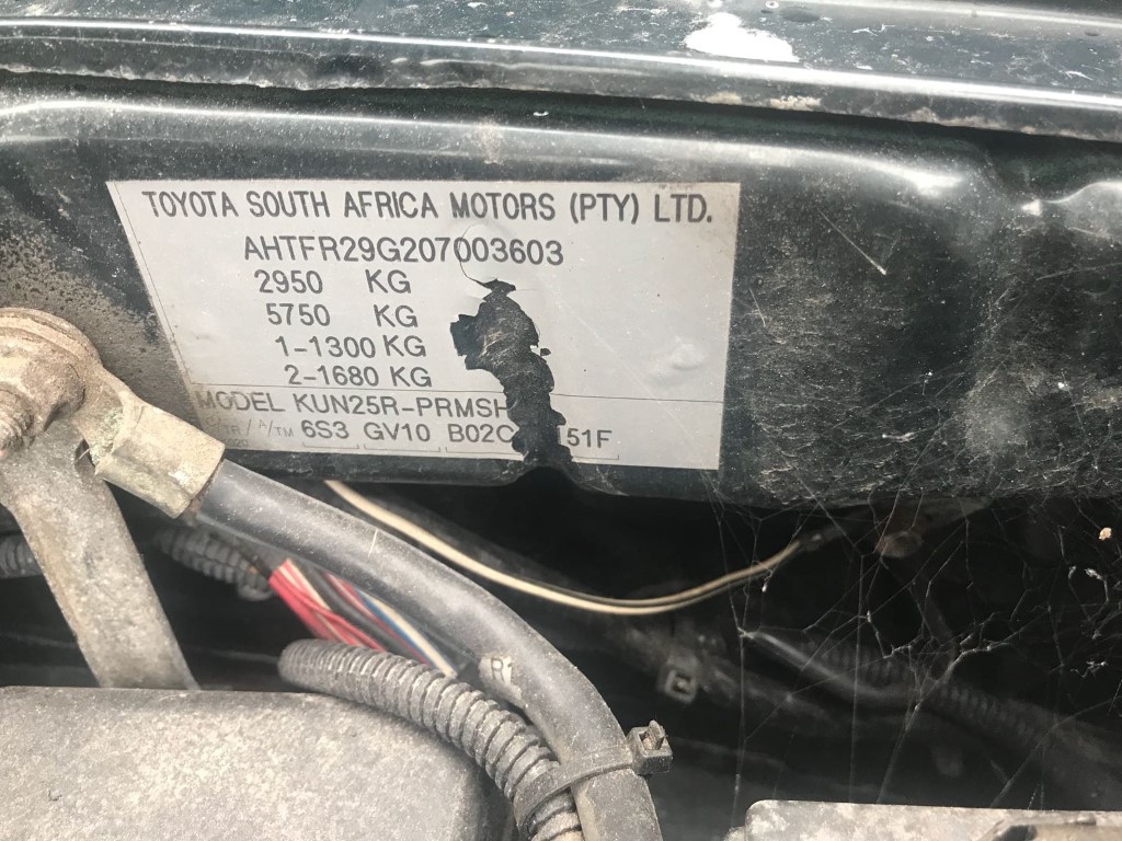 REF 88 TOYOTA HILUX 4X4 2494CC DIESEL 2006 MANUAL