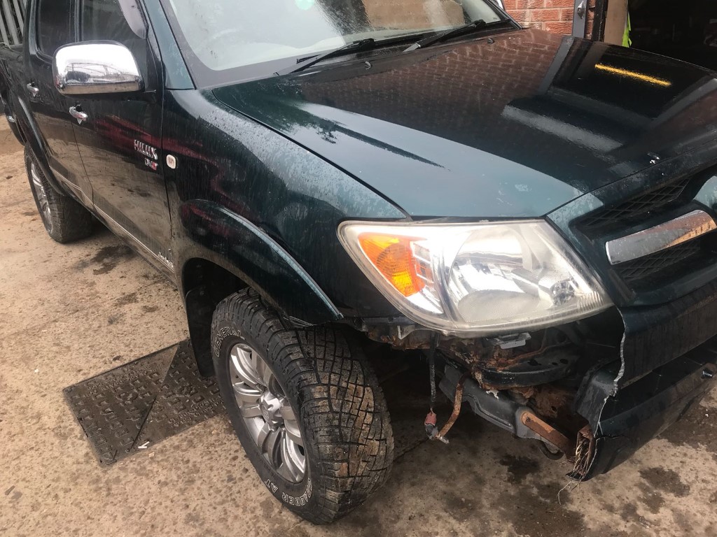 REF 88 TOYOTA HILUX 4X4 2494CC DIESEL 2006 MANUAL