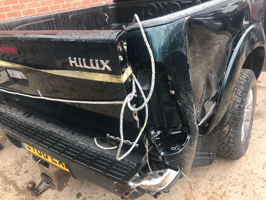 REF 88 TOYOTA HILUX 4X4 2494CC DIESEL 2006 MANUAL