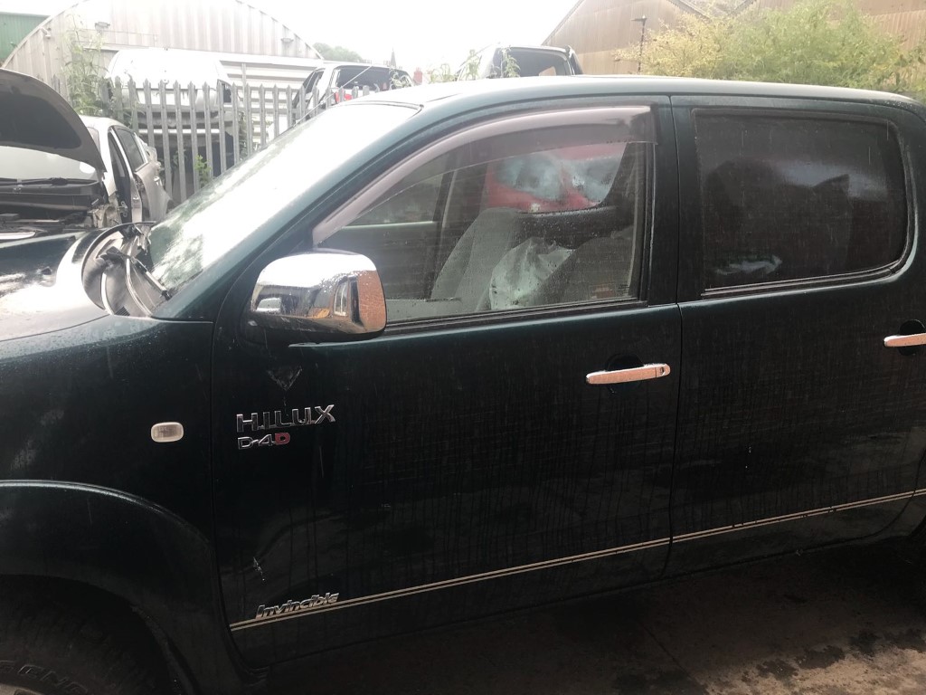 REF 88 TOYOTA HILUX 4X4 2494CC DIESEL 2006 MANUAL