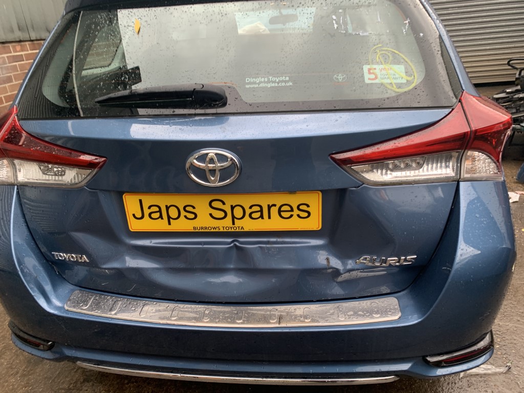 Ref 150 TOYOTA AURIS MK2 2015 DIESEL BLUE 1.6 DIESEL D4-D 6 SPEED MANUAL