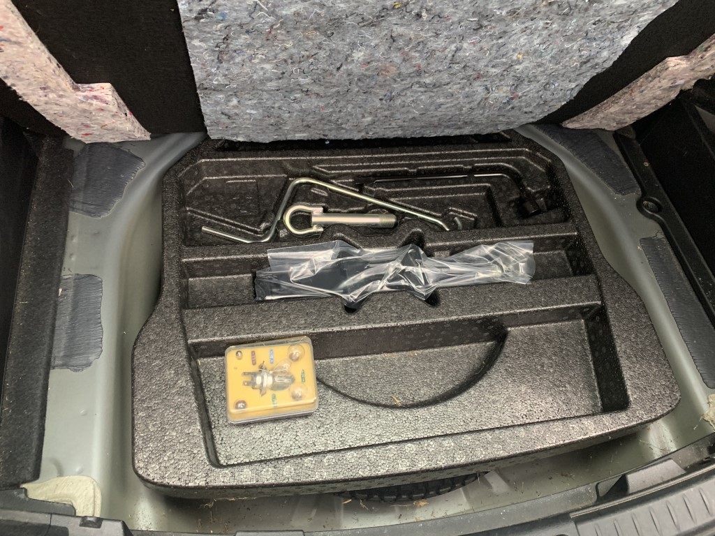 Ref 150 TOYOTA AURIS MK2 2015 DIESEL BLUE 1.6 DIESEL D4-D 6 SPEED MANUAL