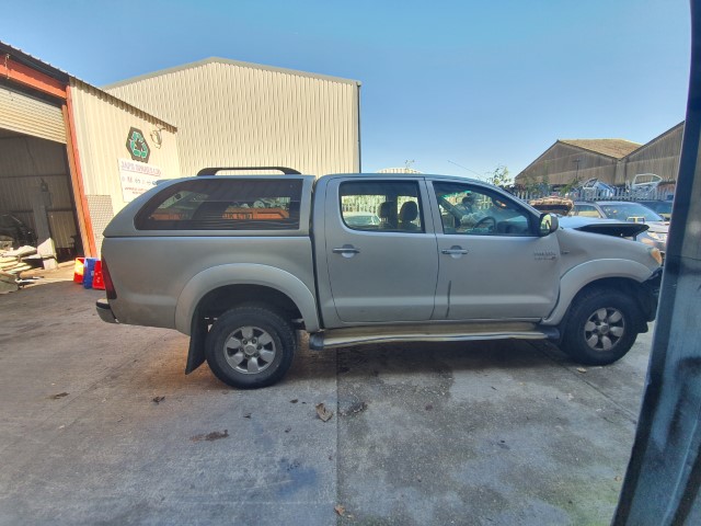 REF 148 TOYOTA HILUX 4X4 2009 DIESEL SILVER 3.0D4D 4 SPEED AUTO