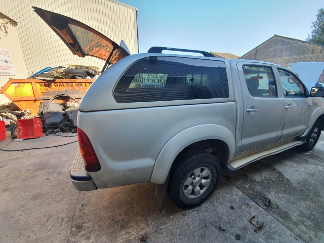 REF 148 TOYOTA HILUX 4X4 2009 DIESEL SILVER 3.0D4D 4 SPEED AUTO