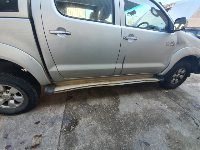 REF 148 TOYOTA HILUX 4X4 2009 DIESEL SILVER 3.0D4D 4 SPEED AUTO