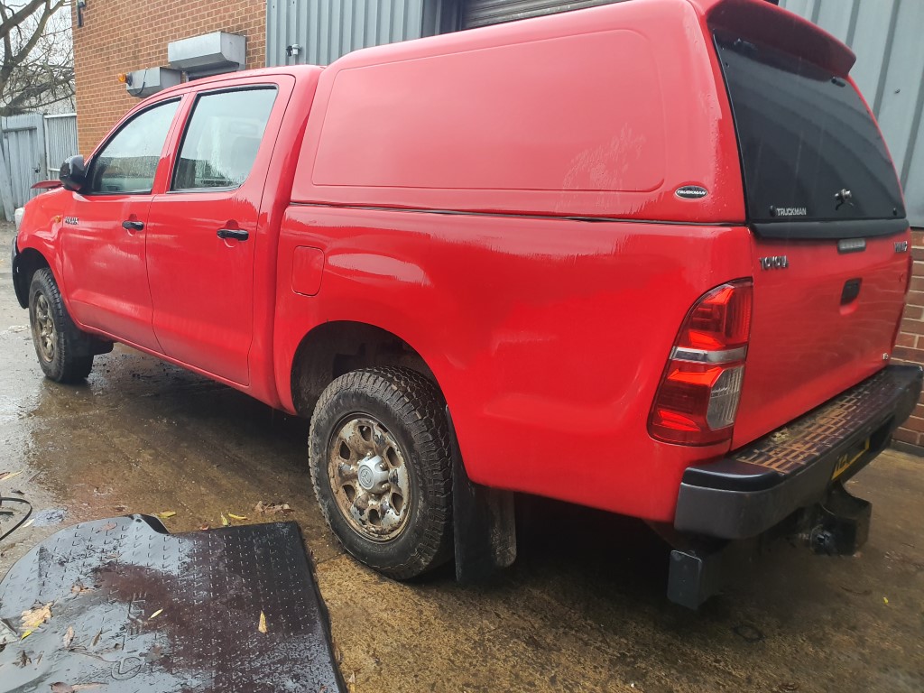 REF 159 TOYOTA HILUX 4X4  2012 2.5 D4D 2KD -FTV 5 SPEED MANUAL