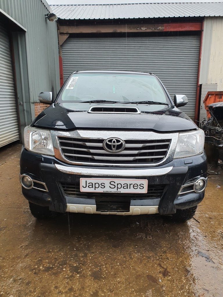 REF 162 TOYOTA HILUX INVINCIBLE 4X4 2015 3.0D4D 5 SPEED AUTOMATIC