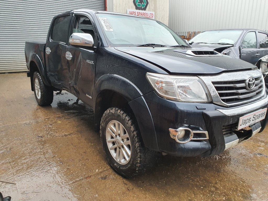REF 162 TOYOTA HILUX INVINCIBLE 4X4 2015 3.0D4D 5 SPEED AUTOMATIC