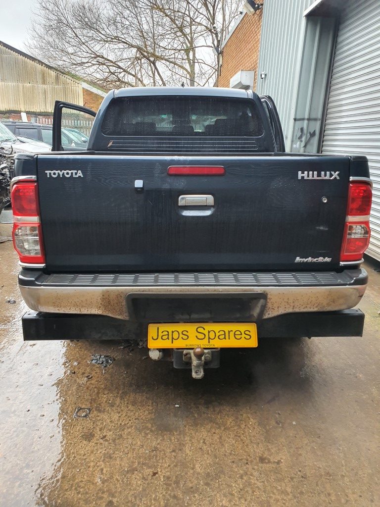 REF 162 TOYOTA HILUX INVINCIBLE 4X4 2015 3.0D4D 5 SPEED AUTOMATIC