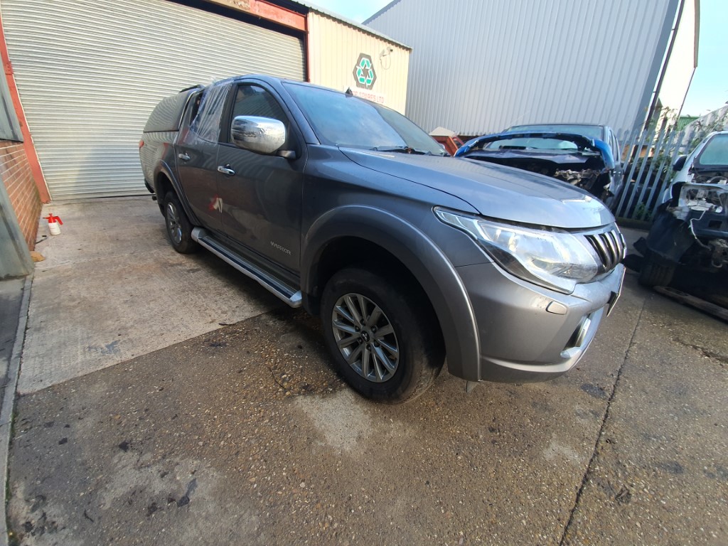 REF 166 MITSUBISHI L200 2017 2442CC DIESEL 6 SPEED MANUAL