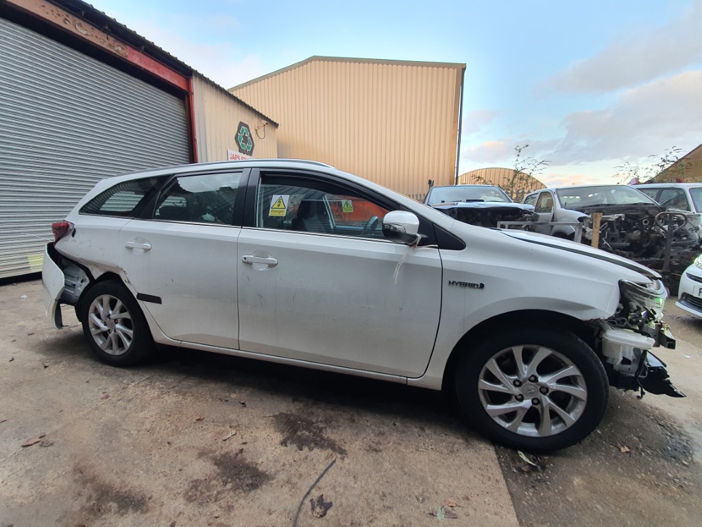 REF 169 TOYOTA AURIS 2018 1.8 PETROL/HYBRID BHP 134.1 1 SPEED CVT