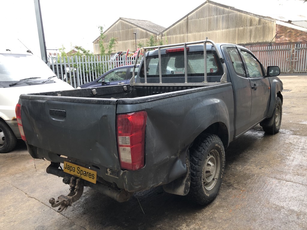 REF 174 ISUZU D-MAX 2013 2.5 DIESEL 6 SPEED MANUAL MILEAGE 71,166