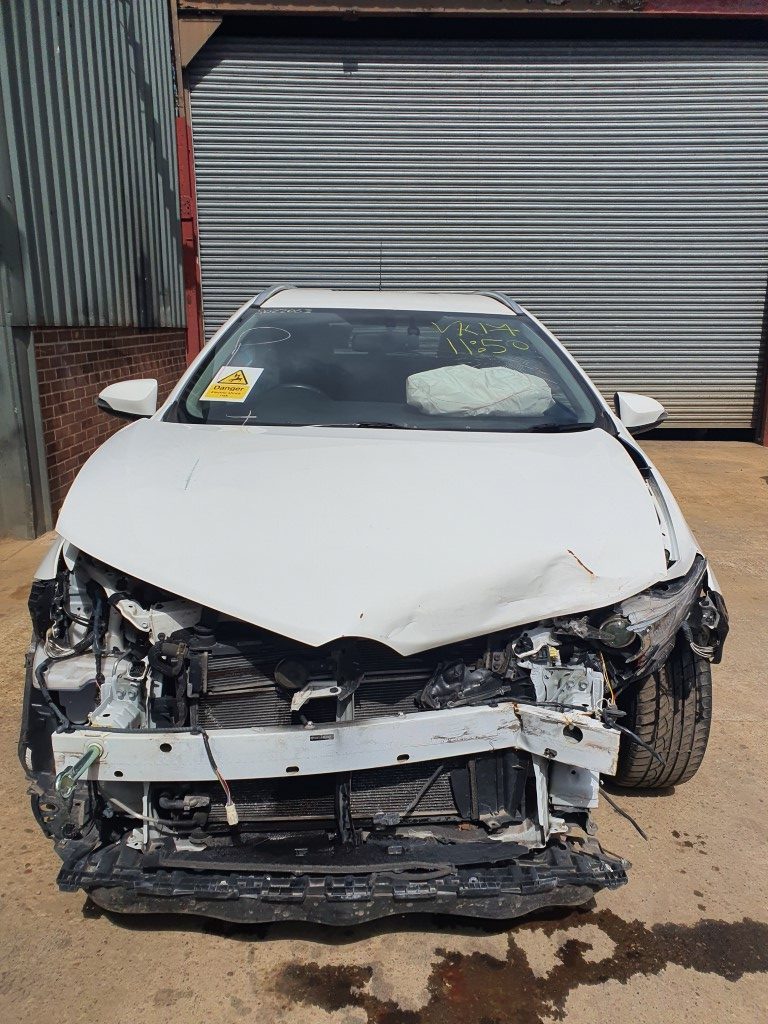 REF 177 TOYOTA AURIS 2015 ESTATE MK2 1.8 PETROL/HYBRID AUTO