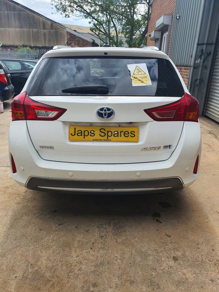REF 177 TOYOTA AURIS 2015 ESTATE MK2 1.8 PETROL/HYBRID AUTO