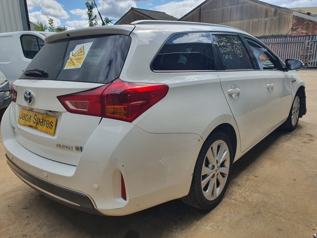 REF 177 TOYOTA AURIS 2015 ESTATE MK2 1.8 PETROL/HYBRID AUTO
