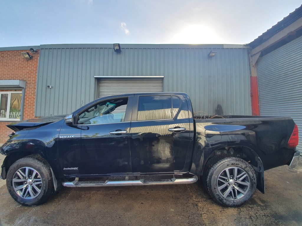 Ref 179 TOYOTA HILUX DCB INVINCIBLE X 2018 2393CC 6 SPEED AUTO