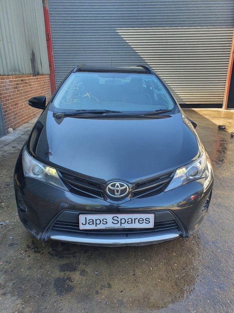 REF 176 TOYOTA AURIS ACTIVE ESTATE 2014 1364CC 6 SPEED MANUAL