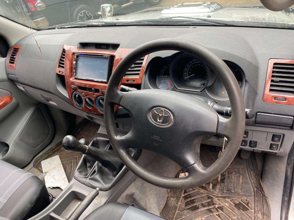 REF 184 TOYOTA HILUX DCB 2009 ENGINE 2.5 D4D 5SPEED MANUAL