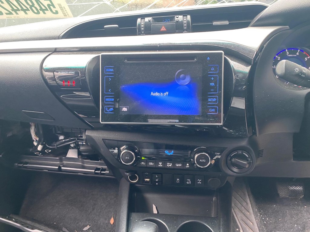 REF 185 TOYOTA HILUX DCB INVINCIBLE X 2017 2.4 D4D 6 SPEED AUTO